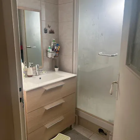 Proche Luxembourg Διαμέρισμα *